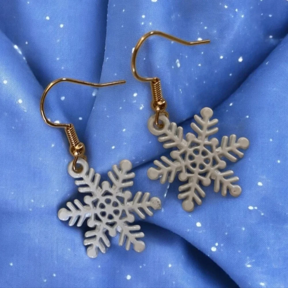 Snowflake Dangle Earrings